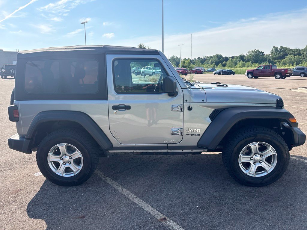 Used 2019 Silver Jeep Sport S image 8