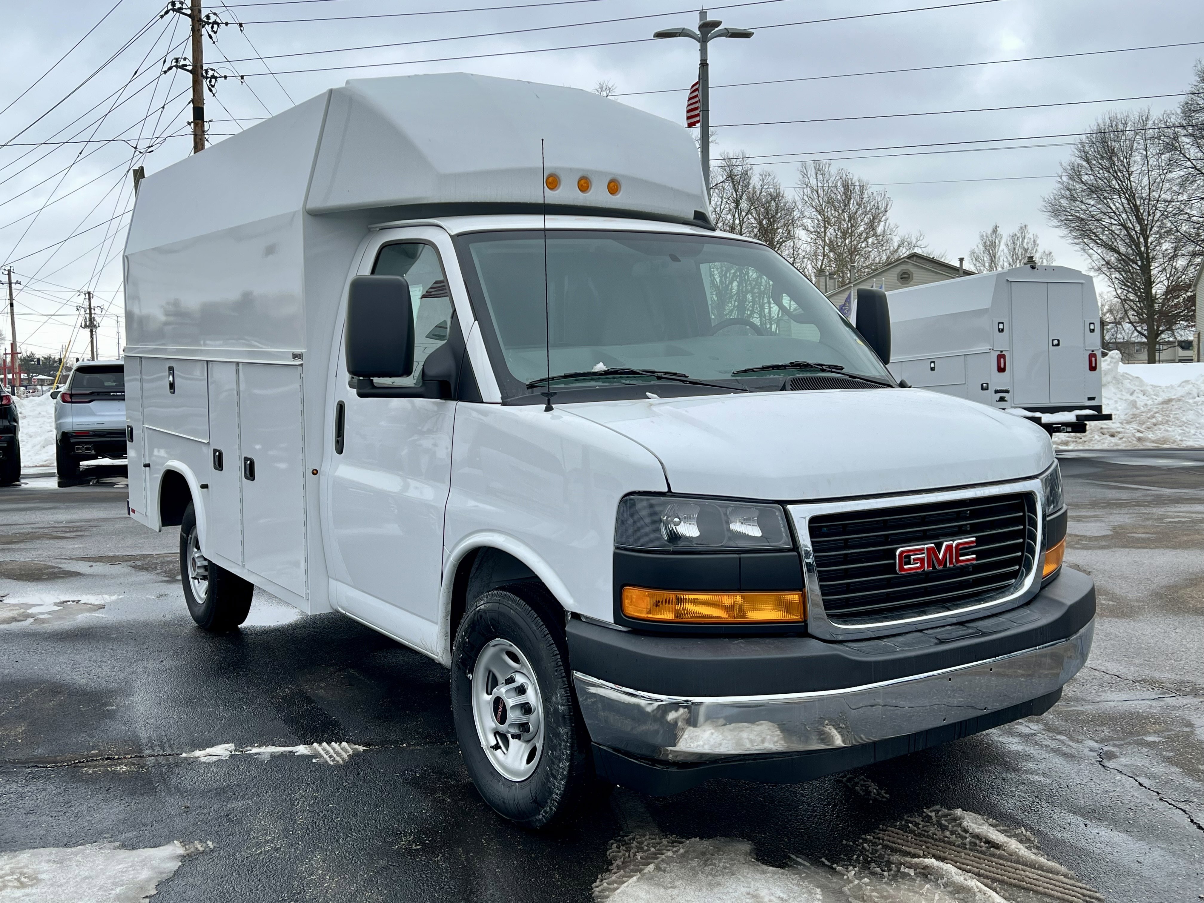 2025 GMC Savana Cutaway