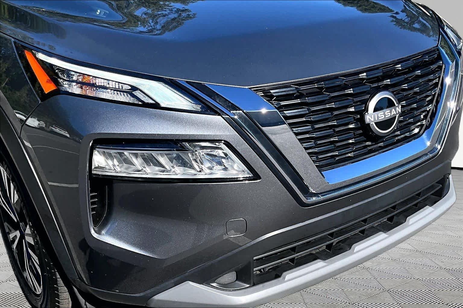 Used 2023 Gun Metallic Nissan SV image 30