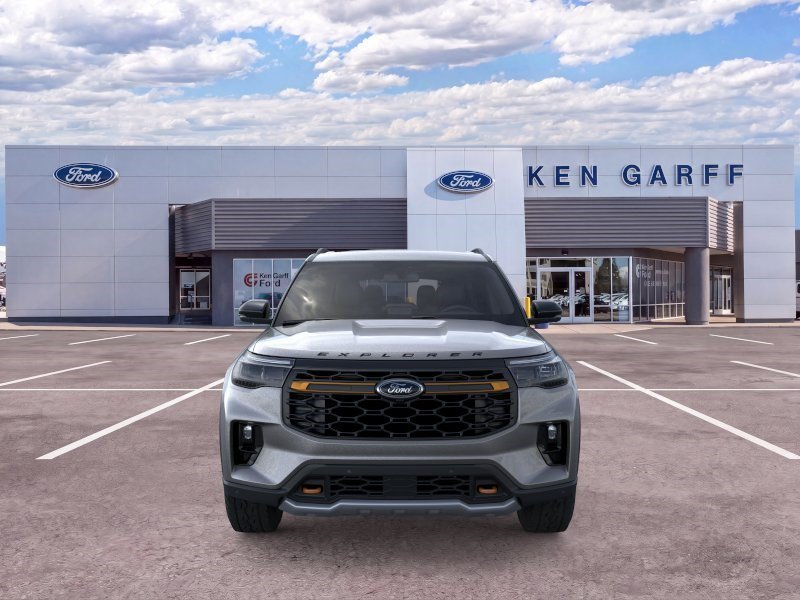 New 2026 Carbonized Gray Metallic Ford Tremor image 7