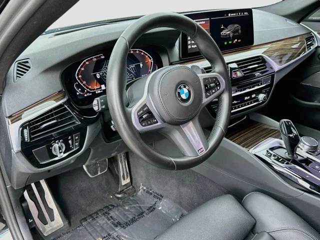 Used 2023 Black BMW 540i image 9