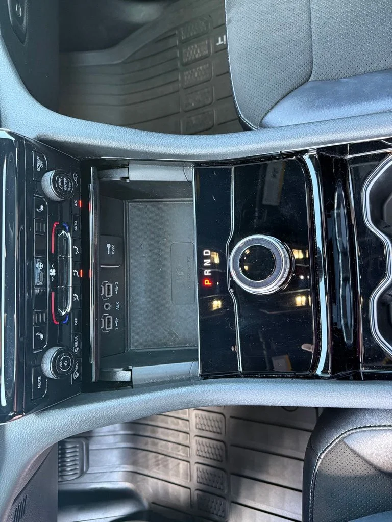 Used 2023 White Jeep Altitude image 28