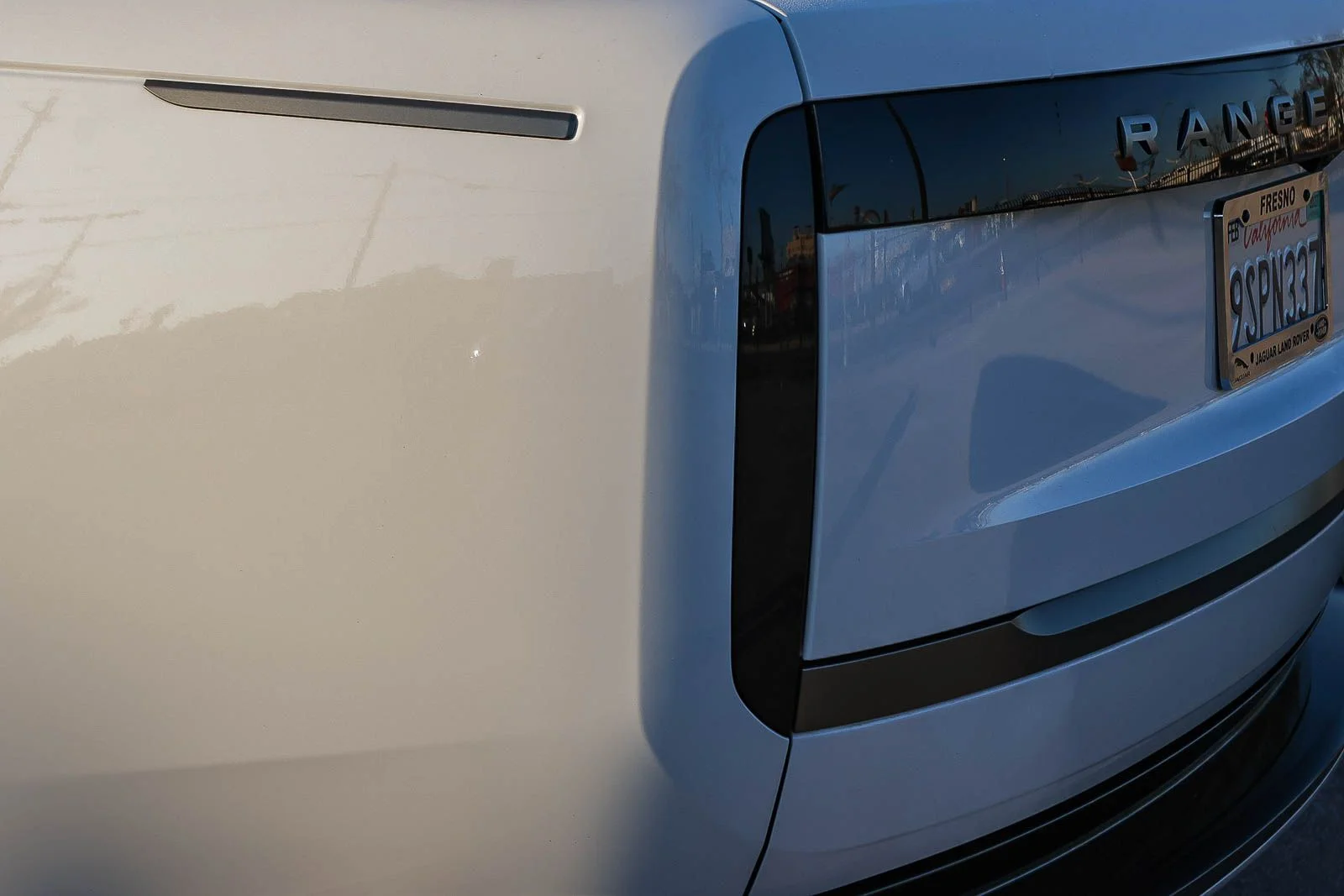 2025 Land Rover Range Rover SE - Photo 11