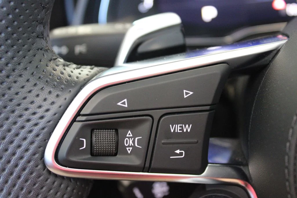 Used 2023 Black Audi V10 performance image 26