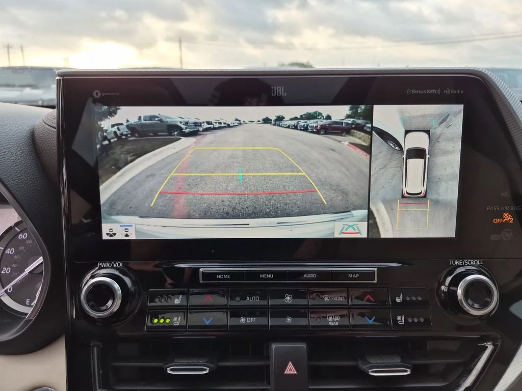 Used 2022  Toyota Platinum image 27
