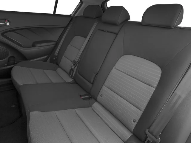 Used 2016 Silky Silver Kia LX image 17