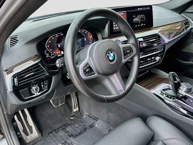 Used 2023 Black BMW 540i image 9