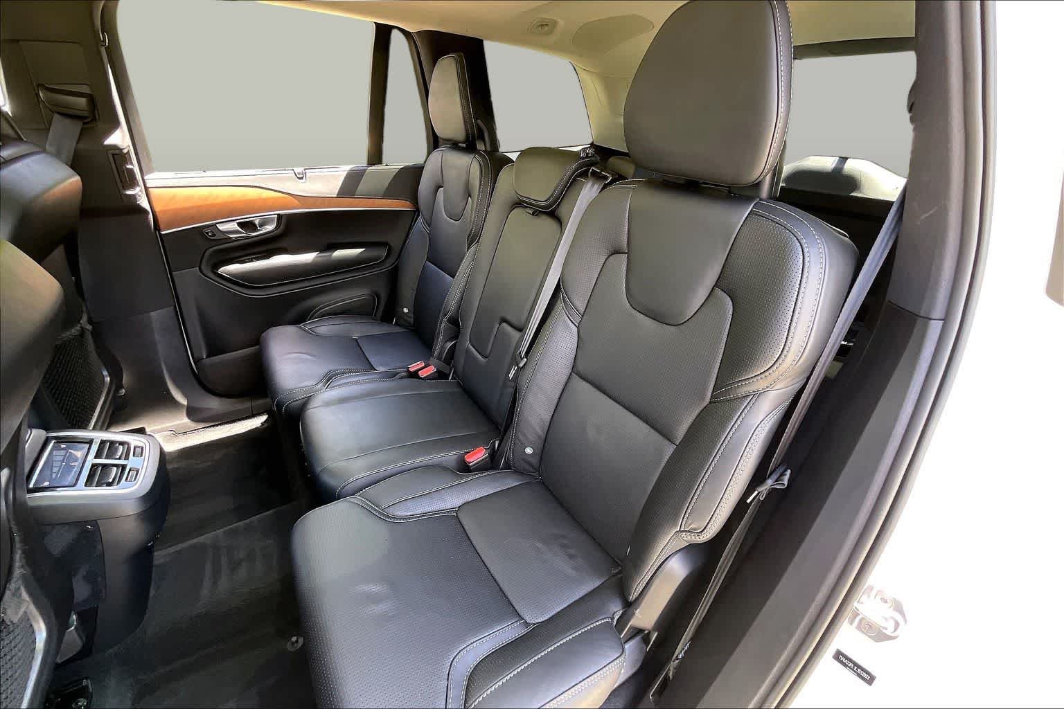 Used 2020 Crystal White Metallic Volvo Inscription image 19