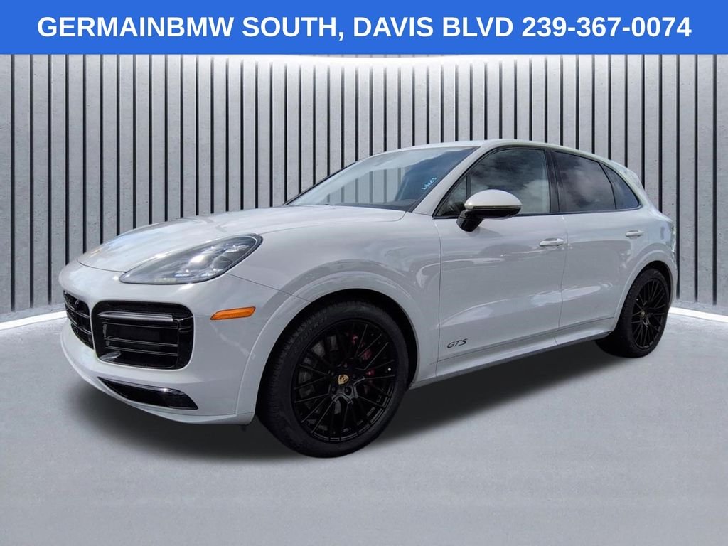 2022 Porsche Cayenne GTS's photo