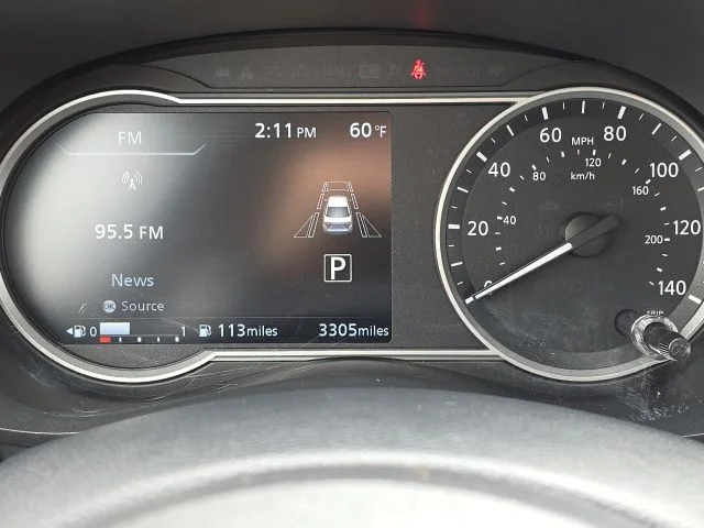 Used 2025 Red Nissan 1.6 SR image 19