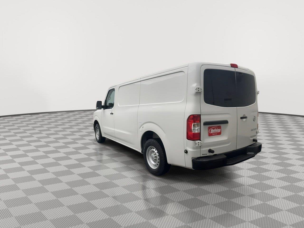 Used 2017 Glacier White Nissan S image 25