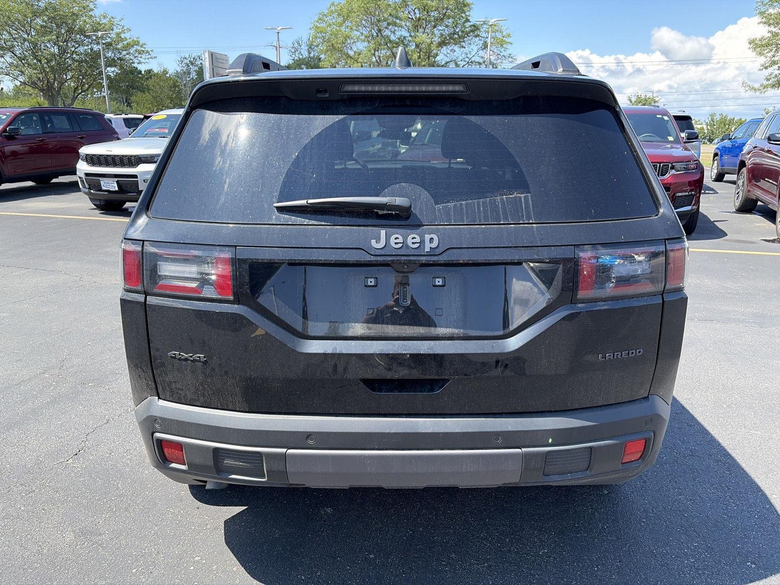 Used 2026 Diamond Black Crystal Pearlcoat Jeep Laredo image 8