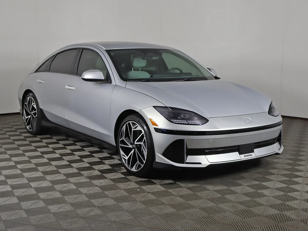 Used 2023 Hyundai IONIQ 6 SEL with VIN KMHM34AA9PA043226 for sale in Cleveland Heights, OH