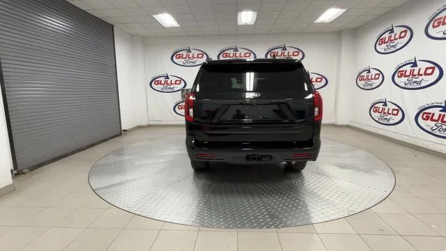New 2027 Agate Black Metallic Ford Tremor image 9