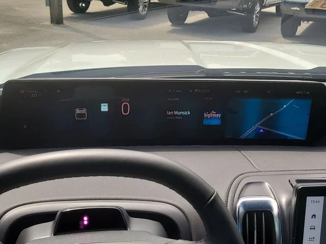 New 2025 White Metallic Ford Tremor image 36