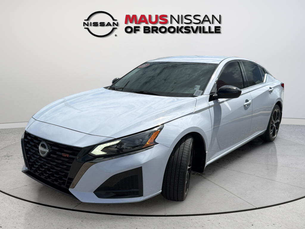Used 2023 Pearl Nissan 2.5 SR image 4