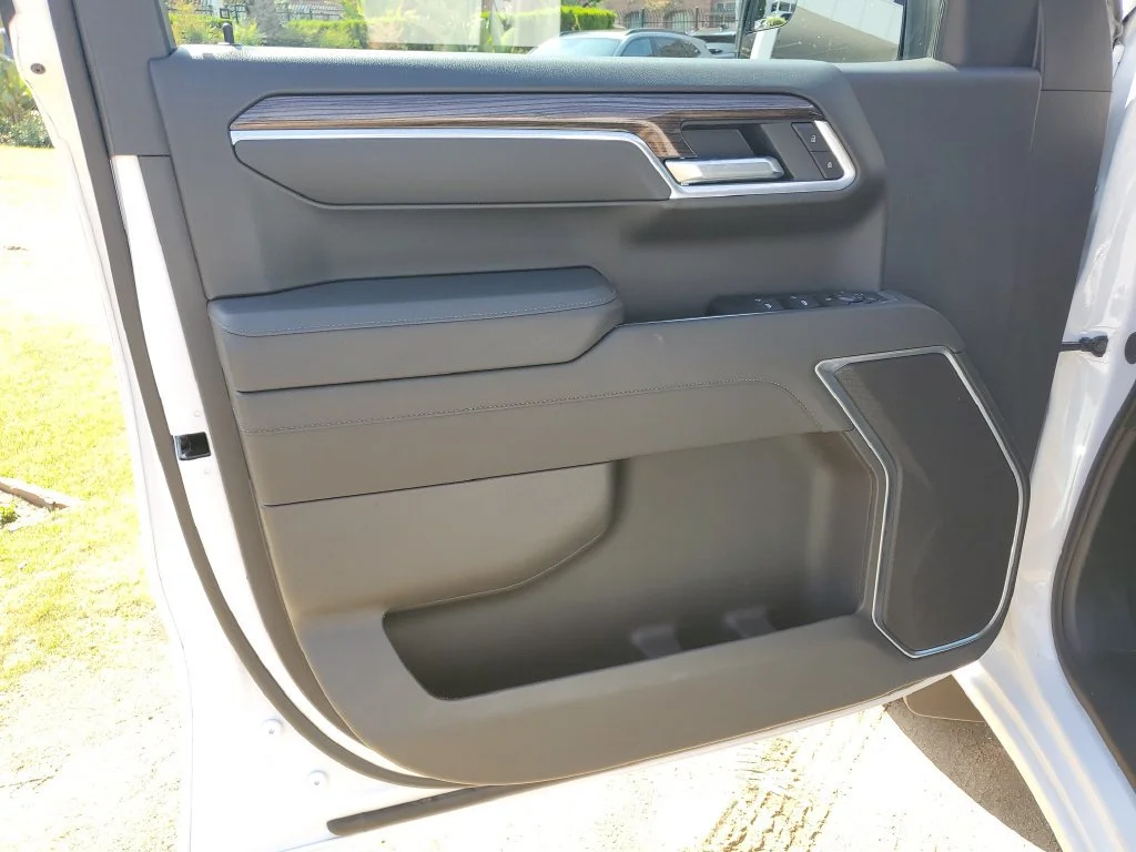 Used 2026 Summit White Chevrolet LT image 20
