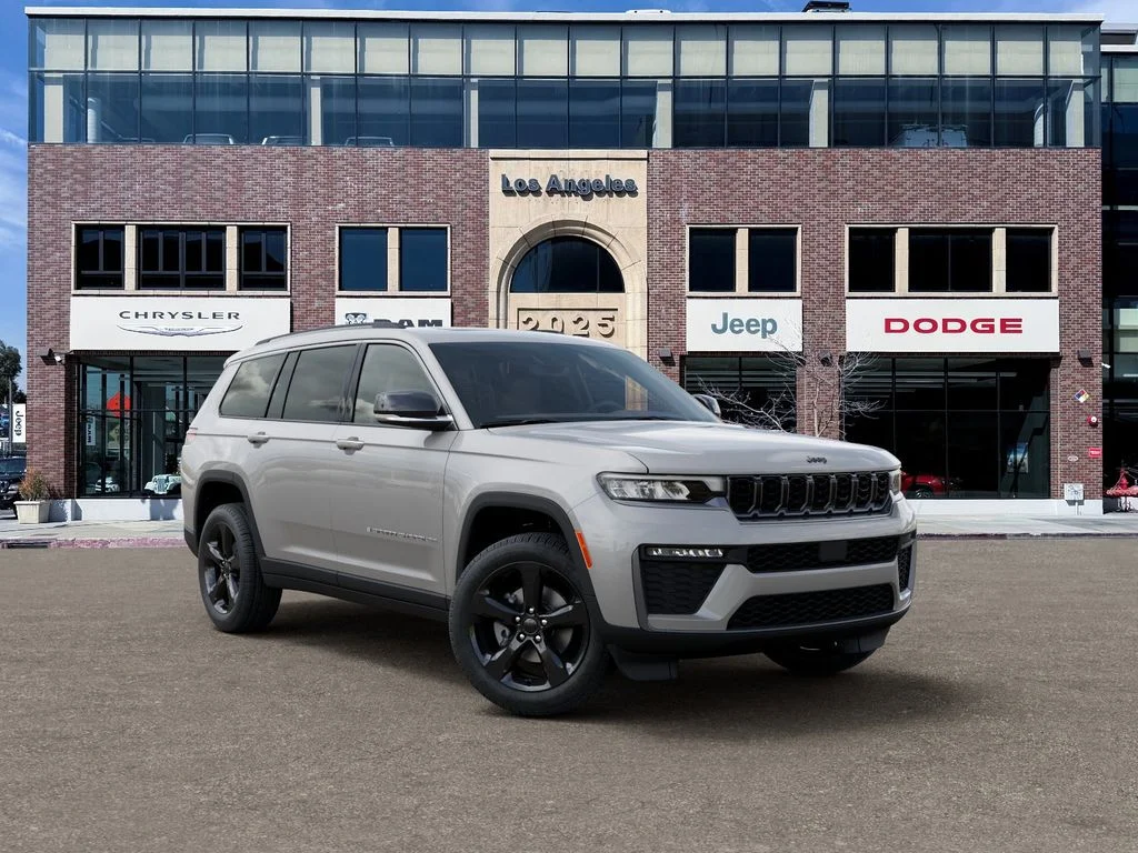 New 2026 Silver Zynith Exterior Paint Jeep Limited image 5