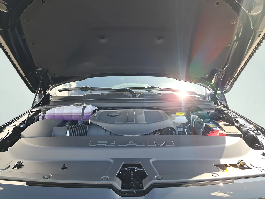 New 2026 Diamond Black Crystal Pearlcoat RAM Express image 12