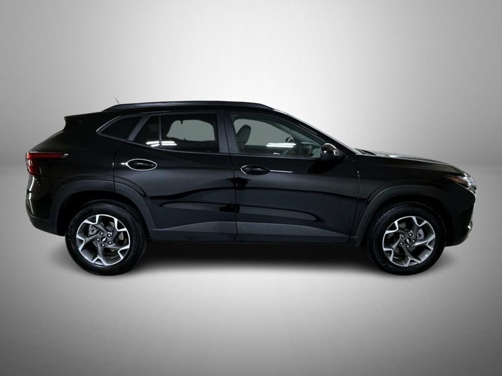 Used 2025 Black Chevrolet LT image 4