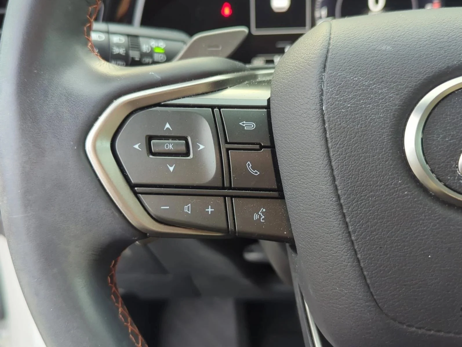 Used 2024 Eminent White Pearl Lexus NX 250 image 13