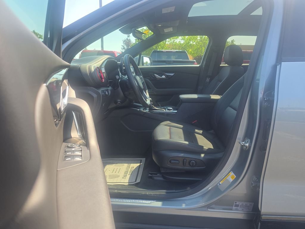 Used 2025 Sterling Gray Metallic Chevrolet RS image 20