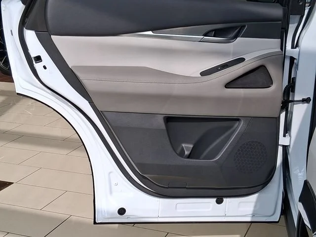 New 2027 RADIANT WHITE INFINITI Luxe AWD image 22