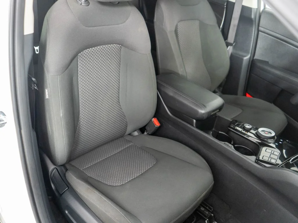 Used 2023 White Kia LX image 7