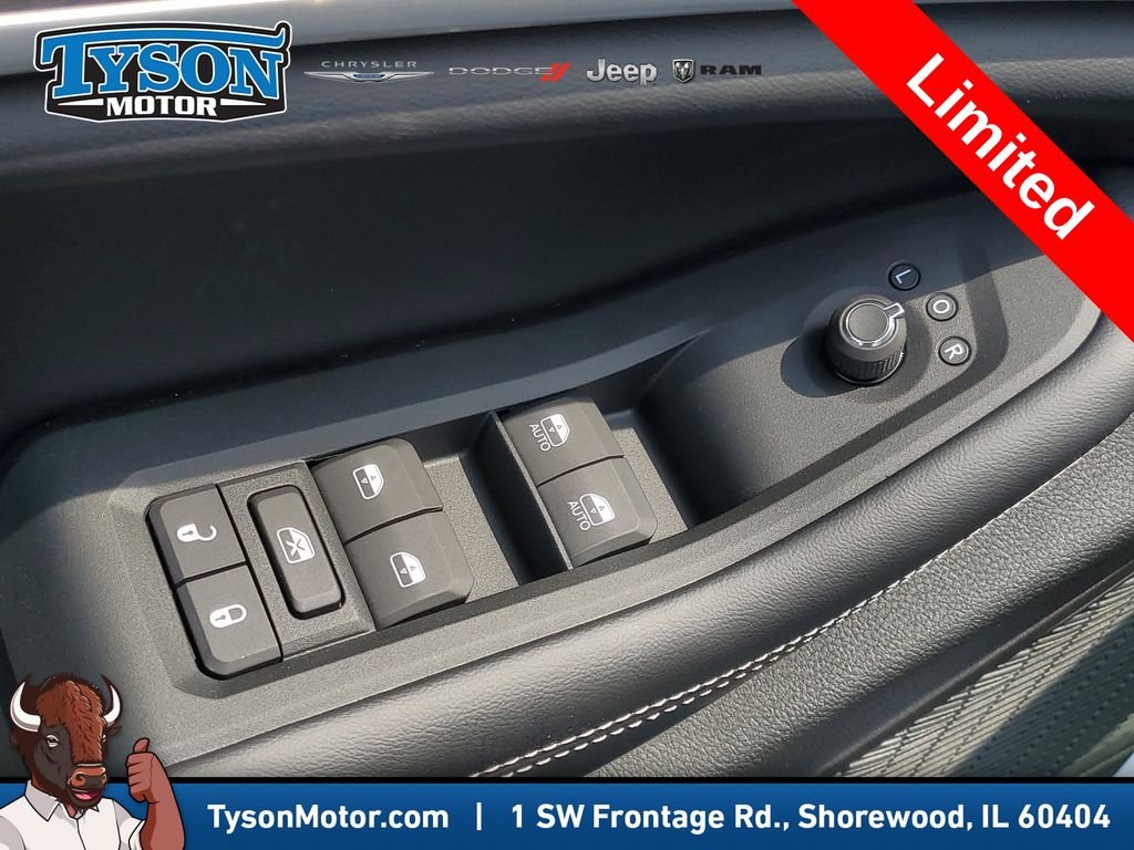 New 2025 Silver Zynith Exterior Paint Jeep Limited image 21