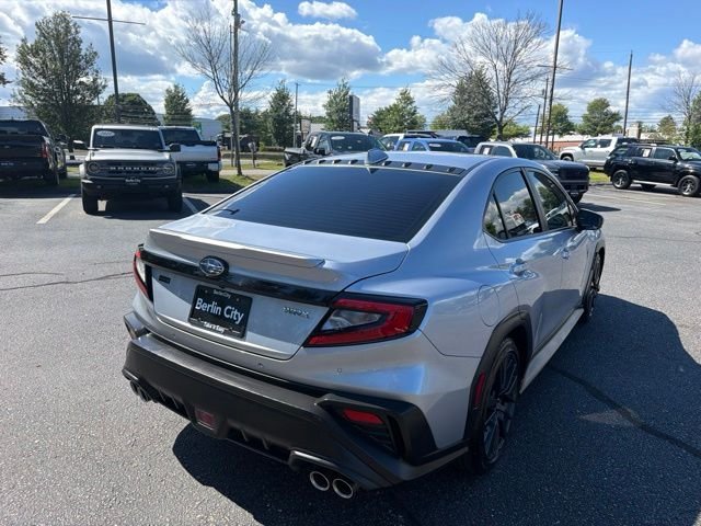 Used 2023 Ice Silver Metallic Subaru Limited image 4
