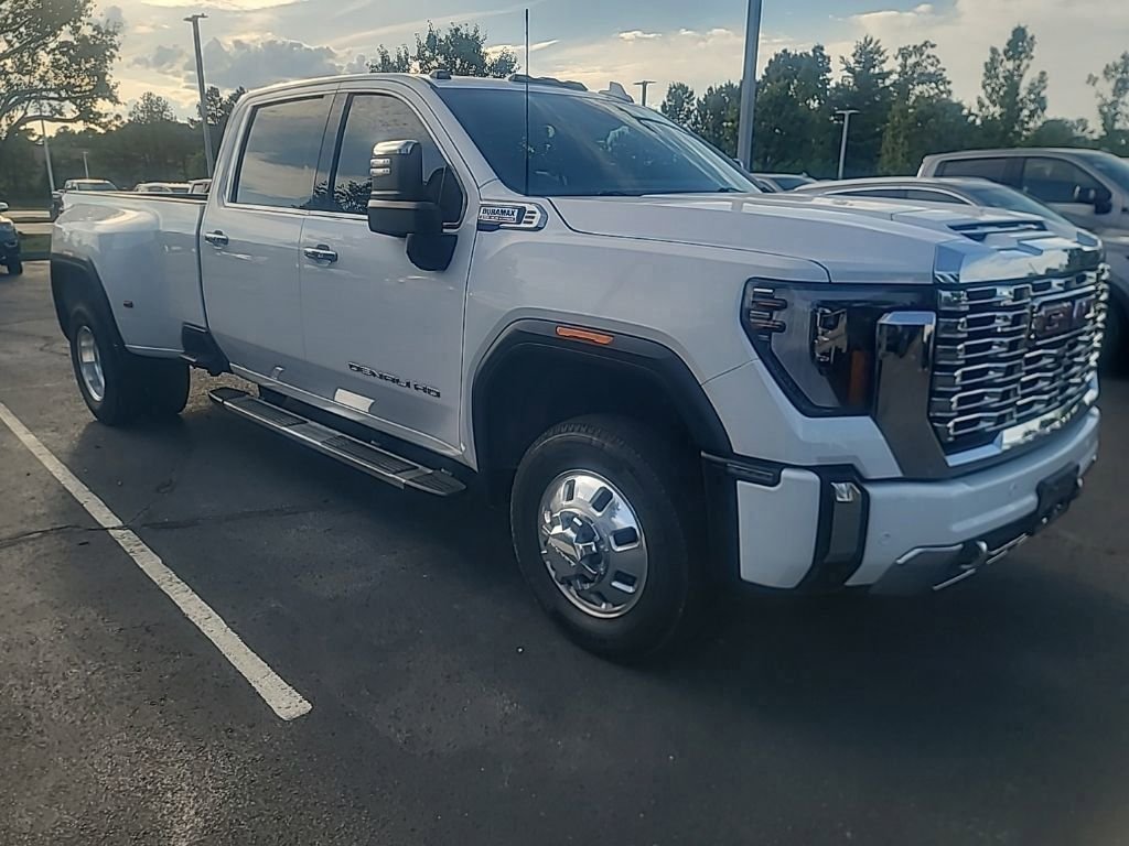 Used 2024 White GMC Denali image 11