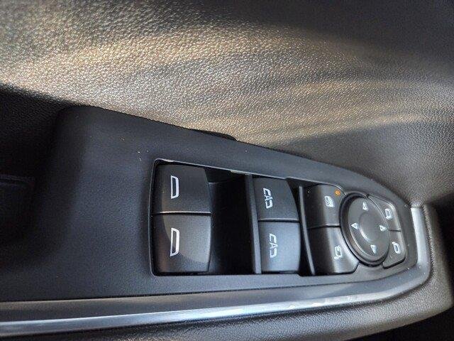 Used 2022 Onyx Black GMC SLT image 19