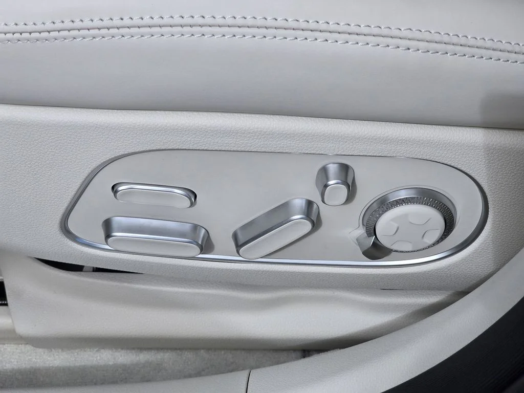 New 2026 White Genesis 3.5T e-SC image 19