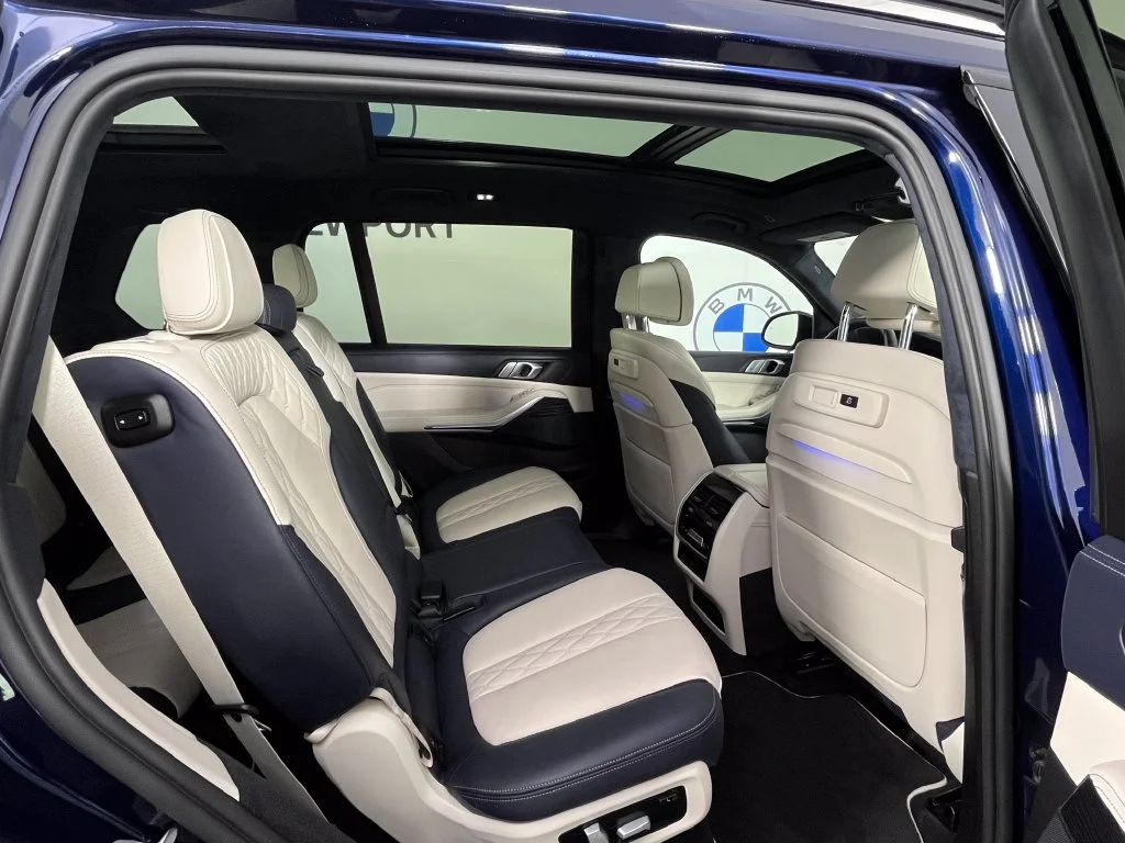 Used 2021 Blue BMW xDrive40i image 25
