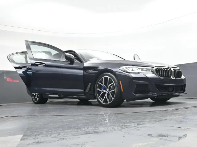 2023 BMW 5 Series M550i - Photo 43