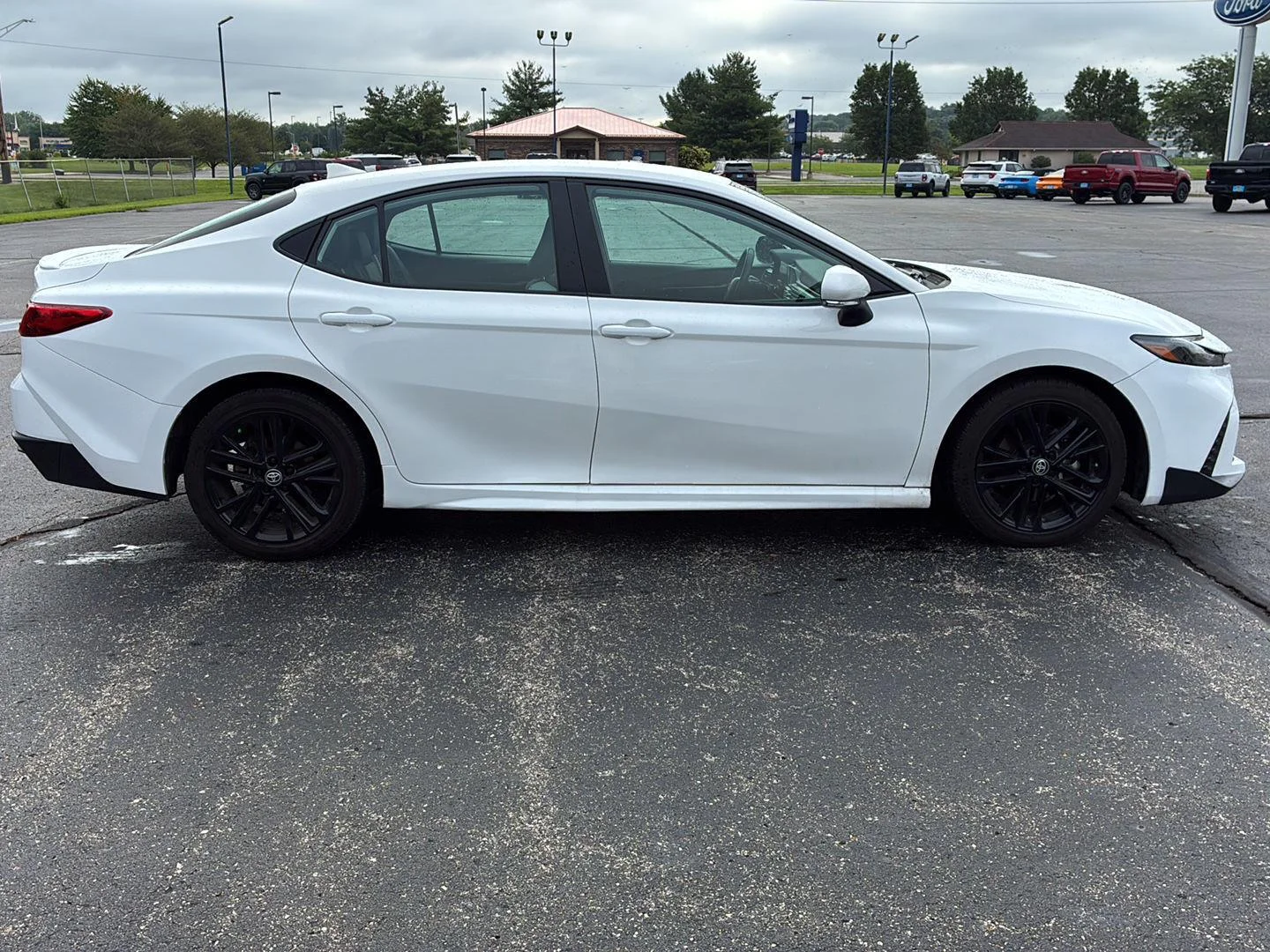 Used 2025 Ice Toyota XSE image 6
