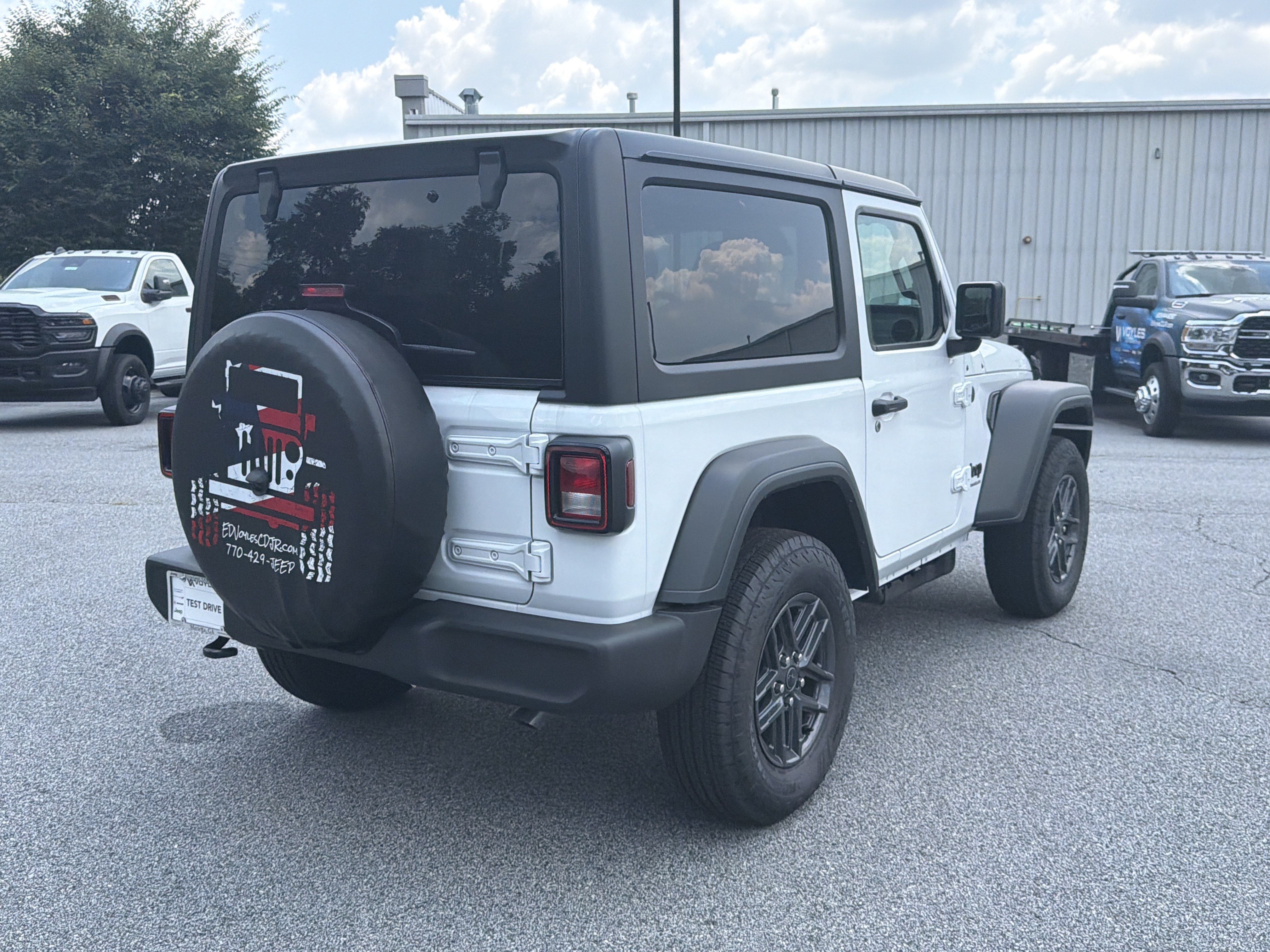 New 2026 Bright White Clear-Coat Exterior Paint Jeep Sport S image 8