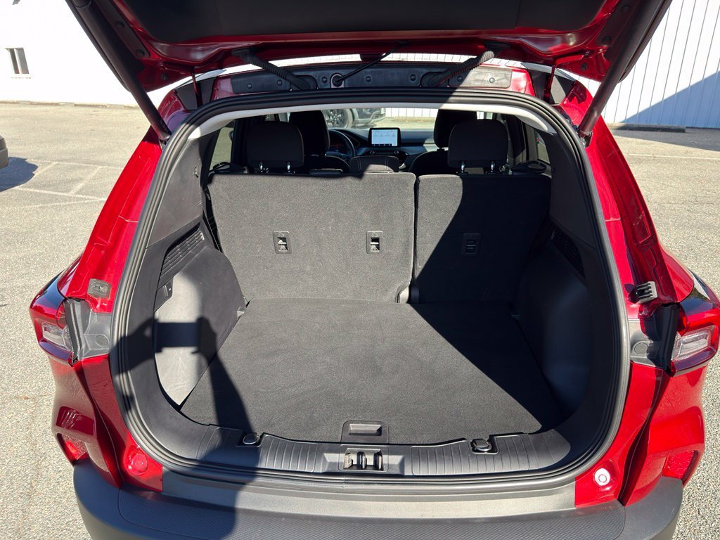 Used 2023 Red Ford Active image 30