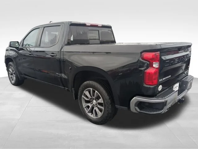 Used 2021 BLACK Chevrolet LT image 3