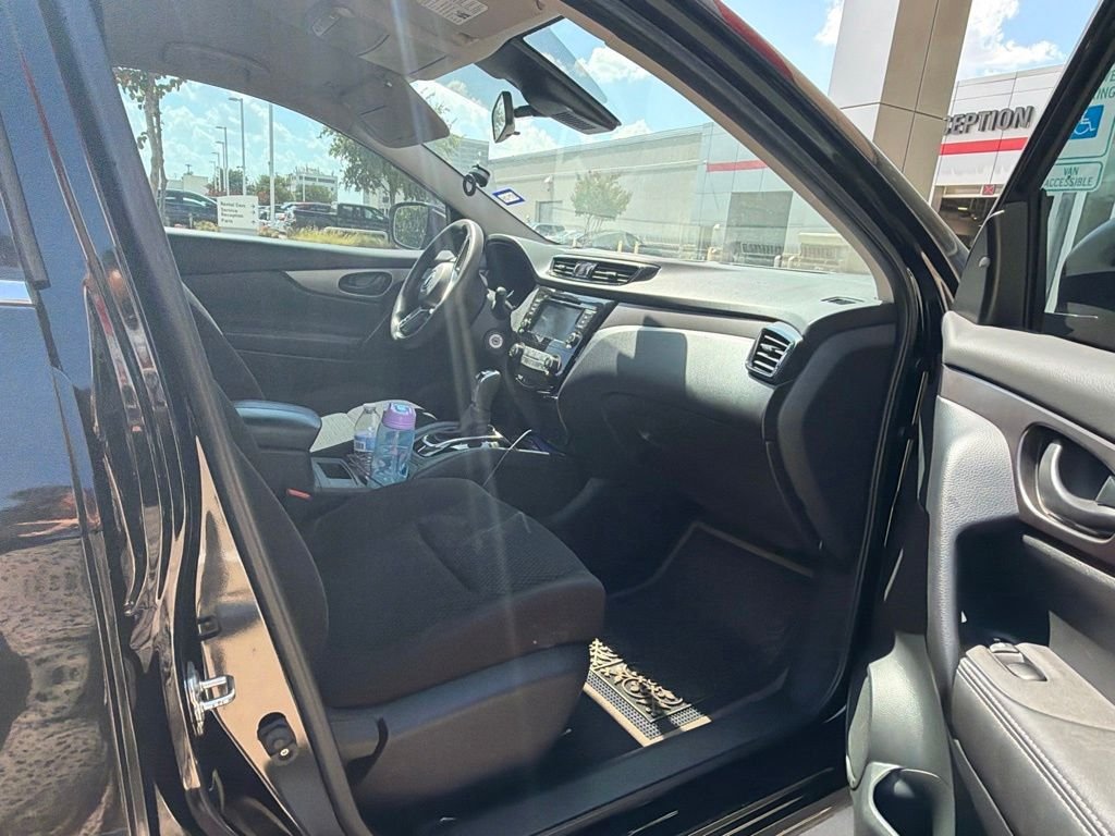 Used 2022 Black Nissan S image 9