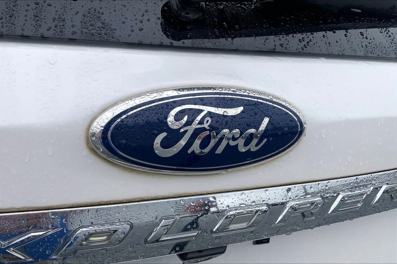 Used 2012 White Platinum Metallic Tri-coat Ford XLT image 9