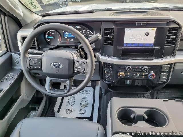 New 2025 Oxford White Ford F-550® XL image 33
