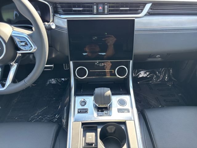 New 2024 Carpathian Grey Jaguar R-Dynamic SE image 15