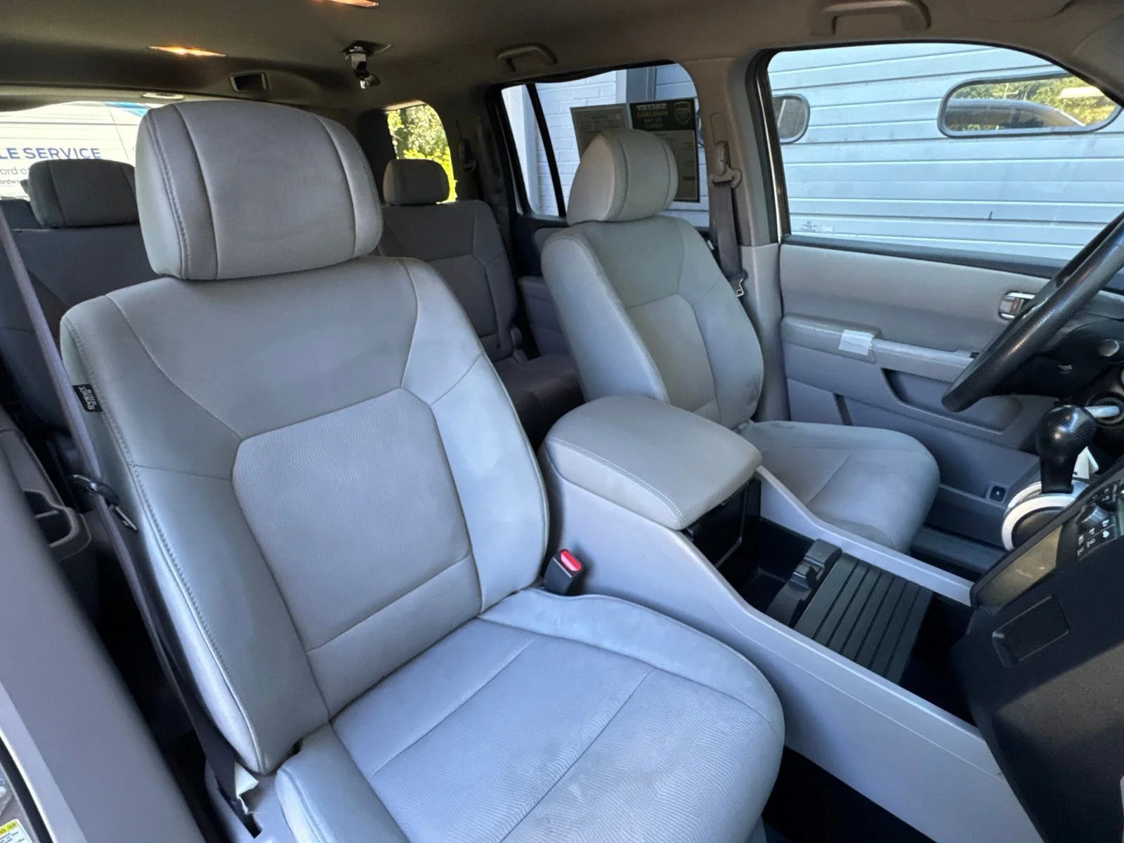 Used 2010 Silver Honda LX image 36