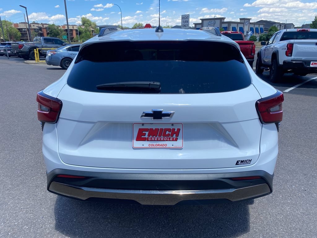 Used 2025 Summit White Chevrolet ACTIV image 4