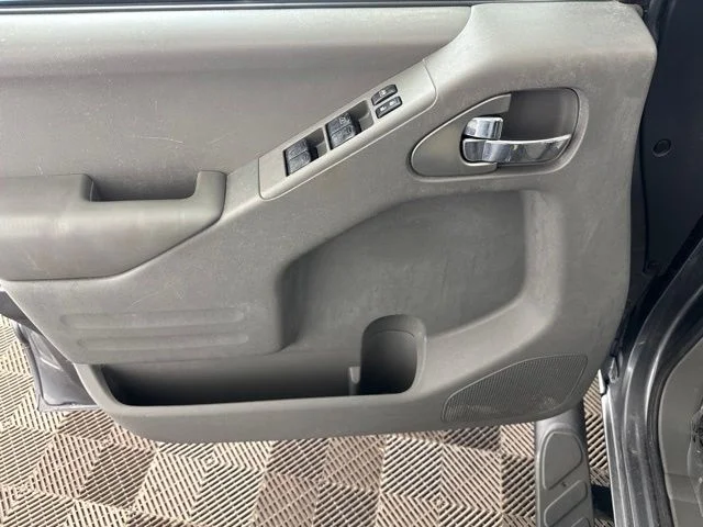 Used 2016 Gray Nissan SV image 18
