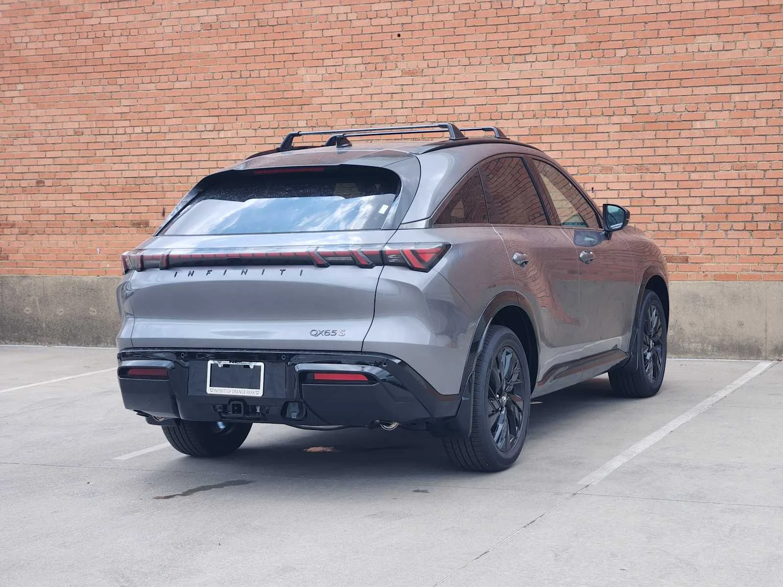 New 2027 Graphite Shadow INFINITI SPORT image 3
