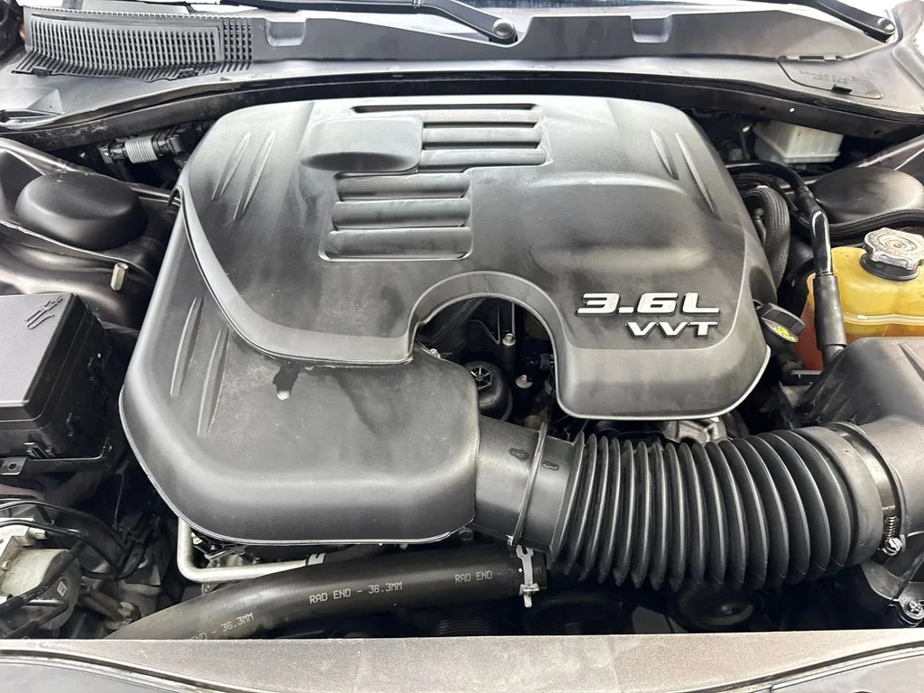 Used 2018 Gray Dodge SXT image 75