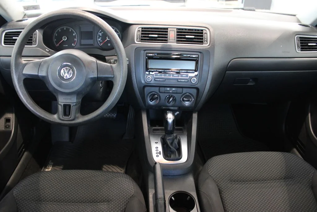 Used 2013 Black Uni Volkswagen 2.0L S image 8