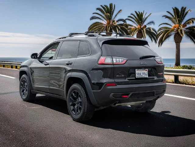 Used 2021 Black Jeep Trailhawk image 7